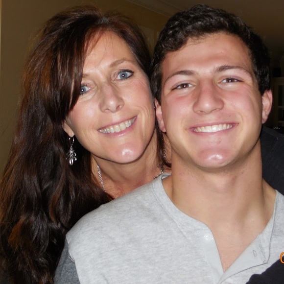 Meet your Posher ~ Jude💕 - Picture 4 of 8